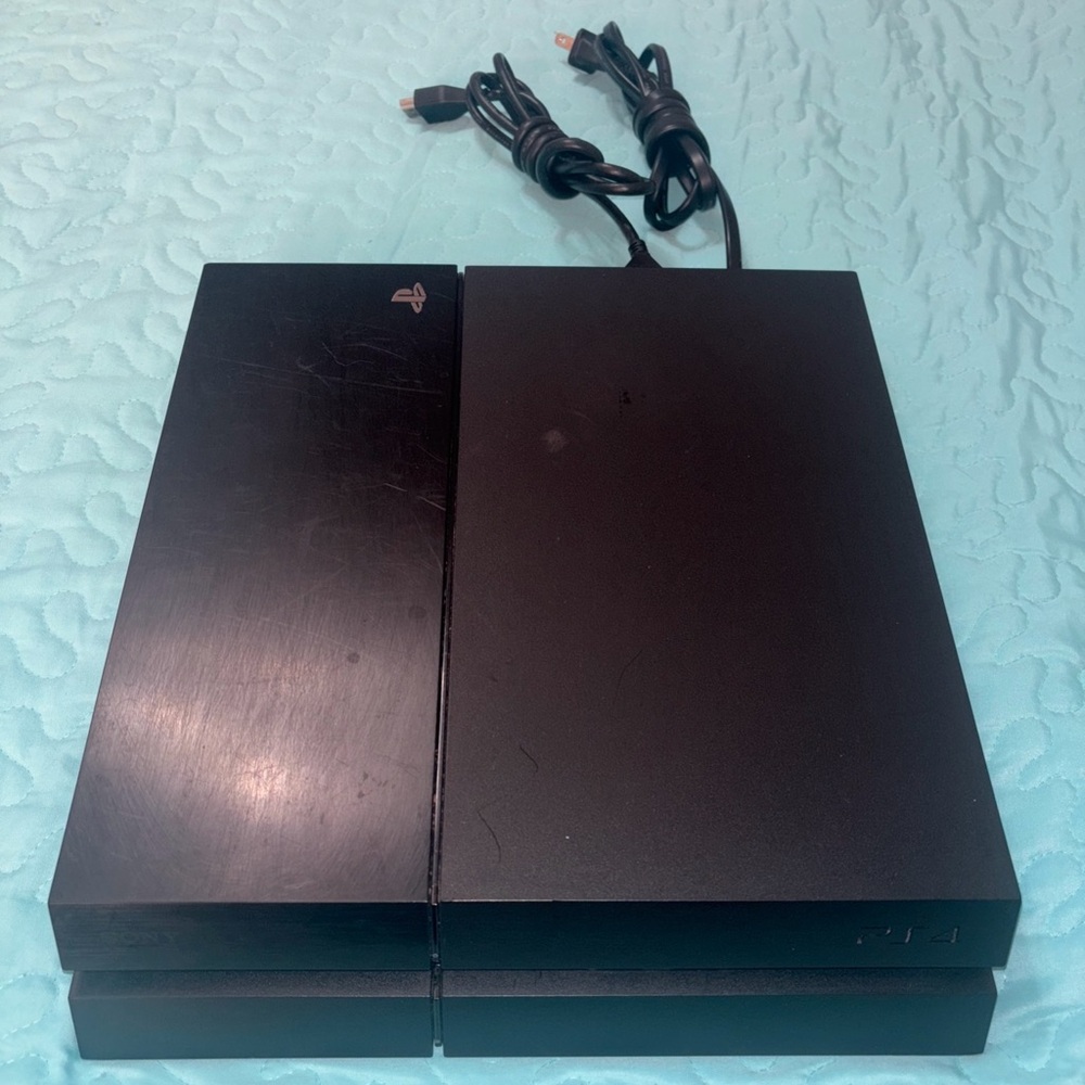 Sony PS4 Gaming Console in Black